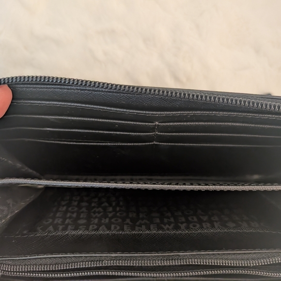 Kate Spade Large Leather Zippy Wallet Black w/Silver Glitter Stripes - Picture 5 of 7